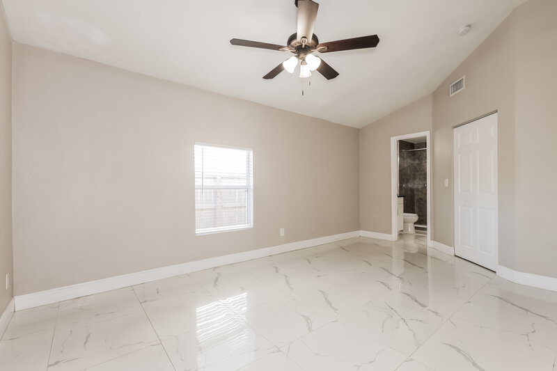 2,490/Mo, 1735 Tarah Trace Dr Brandon, FL 33510 Main Bedroom View