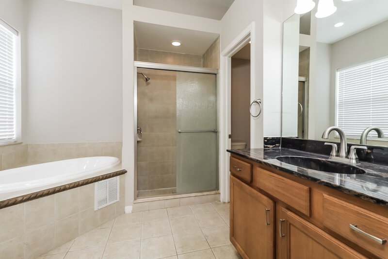 2,155/Mo, 12036 Tasha Ct New Port Richey, FL 34654 Main Bathroom View