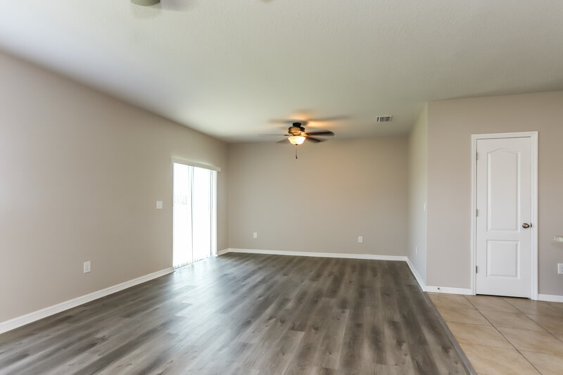 2,430/Mo, 11929 Grand Kempston Dr Gibsonton, FL 33534 Living Room View