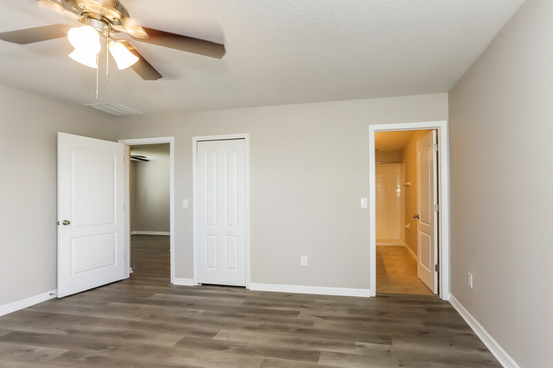 2,430/Mo, 11929 Grand Kempston Dr Gibsonton, FL 33534 Main Bedroom View 2