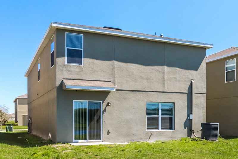 2,430/Mo, 11929 Grand Kempston Dr Gibsonton, FL 33534 Rear View