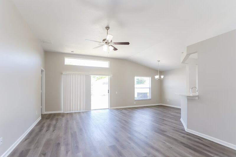 2,285/Mo, 12328 Hawkeye Point Pl Riverview, FL 33578 Living Room View 2