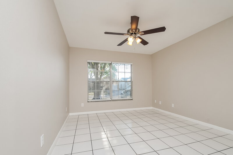 2,100/Mo, 304 Regal Park Dr Valrico, FL 33594 Main Bedroom View