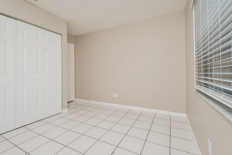 2,100/Mo, 304 Regal Park Dr Valrico, FL 33594 Bedroom View 4