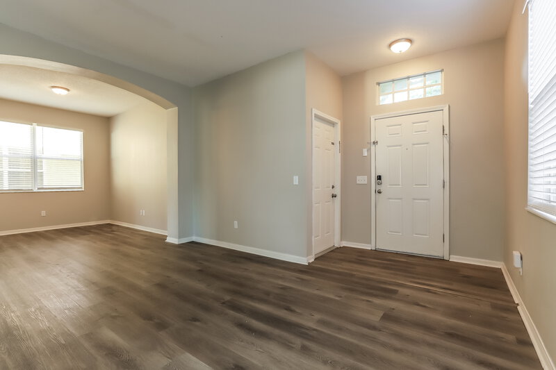 2,275/Mo, 10425 Avelar Ridge Dr Riverview, FL 33578 Living Room View 3