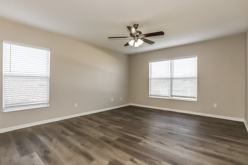 2,275/Mo, 10425 Avelar Ridge Dr Riverview, FL 33578 Main Bedroom View