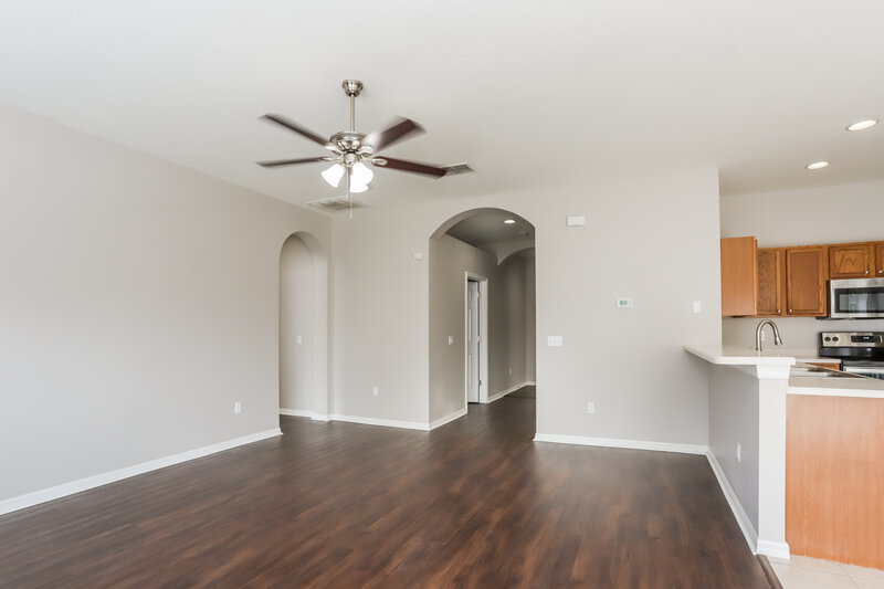 2,160/Mo, 712 Parsons Pointe St Seffner, FL 33584 Living Room View