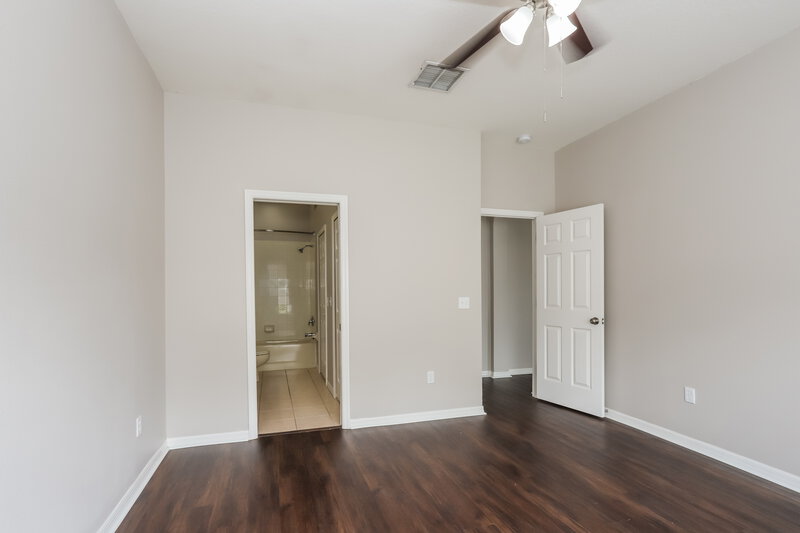 2,160/Mo, 712 Parsons Pointe St Seffner, FL 33584 Main Bedroom View 2