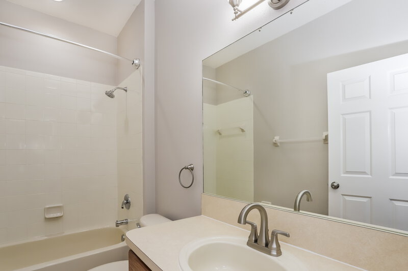 2,160/Mo, 712 Parsons Pointe St Seffner, FL 33584 Bathroom View