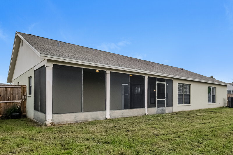 2,645/Mo, 1406 Storington Ave Brandon, FL 33511 Rear View