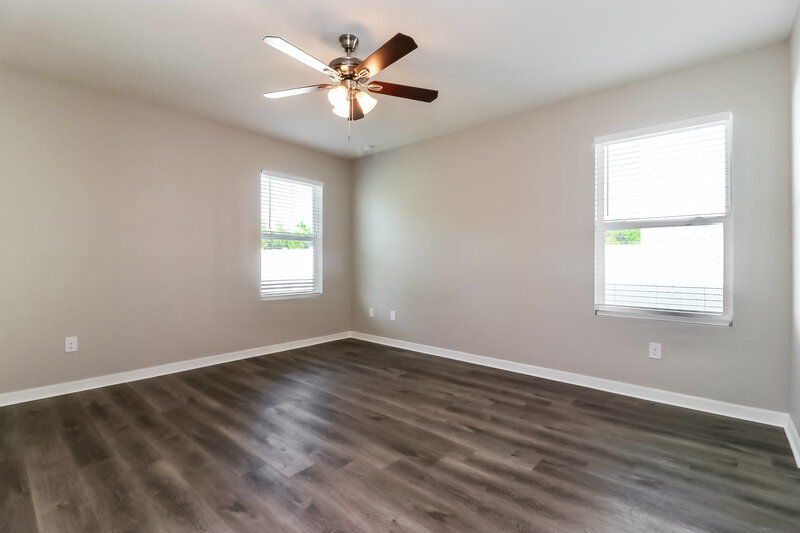 2,200/Mo, 36618 Goffaux Loop Zephyrhills, FL 33541 Main Bedroom View