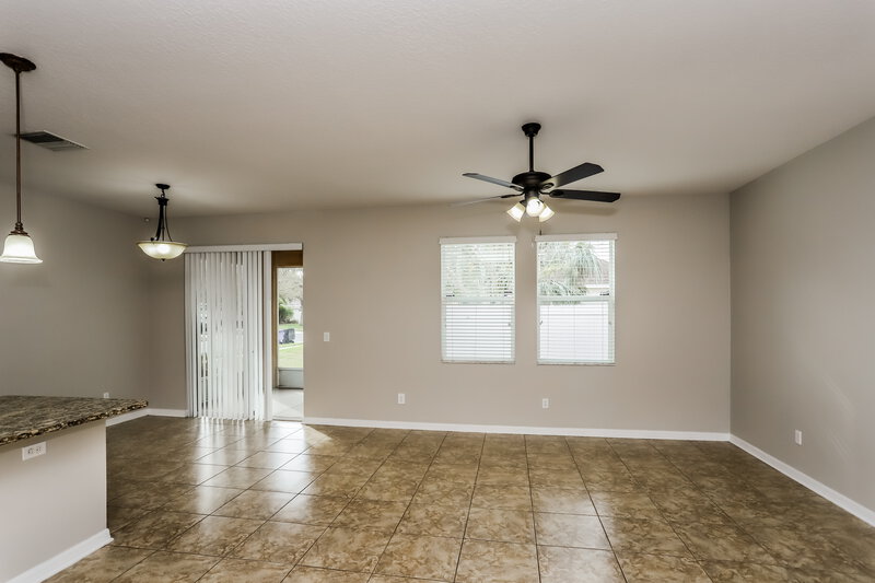 1,865/Mo, 916 Parker Den Dr Ruskin, FL 33570 Living Room View