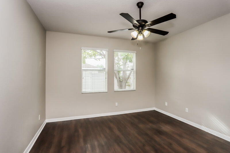 1,865/Mo, 916 Parker Den Dr Ruskin, FL 33570 Main Bedroom View