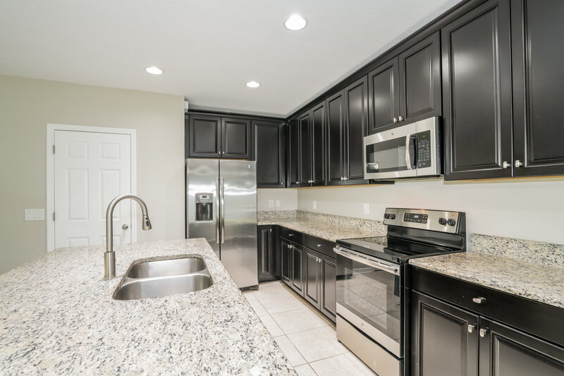 1,975/Mo, 12452 Chaya Ct Spring Hill, FL 34610 Kitchen View
