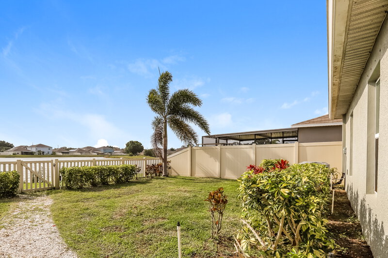 2,265/Mo, 912 Zone Tailed Hawk Pl Ruskin, FL 33570 Rear View 2