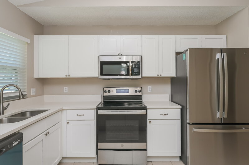 1,915/Mo, 2004 Helm Ln Valrico, FL 33594 Misc View 5