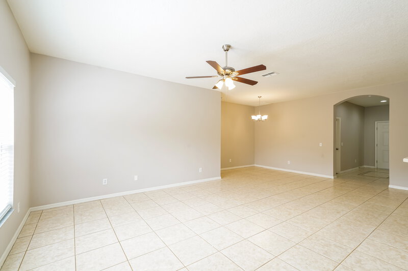 2,190/Mo, 765 Star Pointe Dr Seffner, FL 33584 Living Room View 2