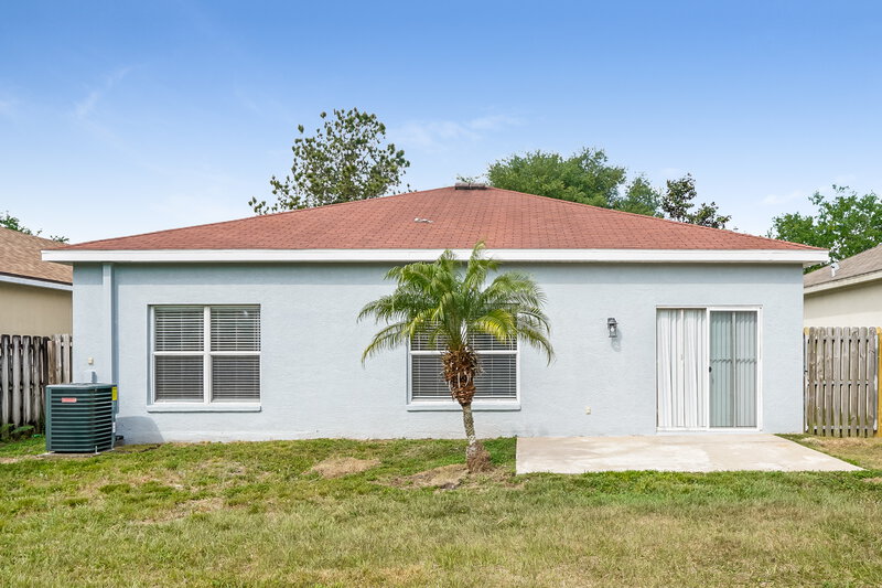 2,190/Mo, 765 Star Pointe Dr Seffner, FL 33584 Rear View