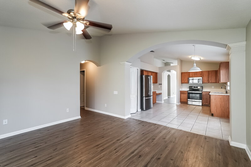 2,445/Mo, 10229 Hunters Haven Blvd Riverview, FL 33578 Living Room View 2