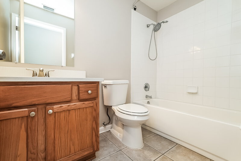 2,445/Mo, 10229 Hunters Haven Blvd Riverview, FL 33578 Bathroom View