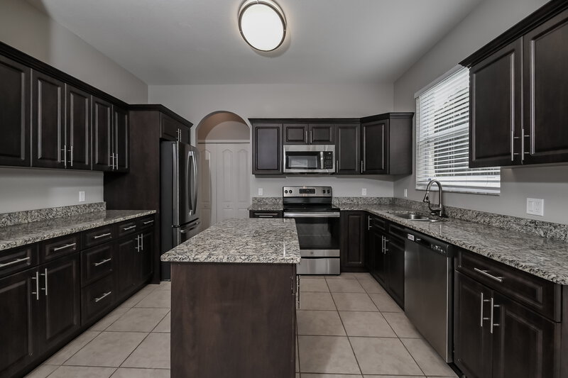 2,895/Mo, 8514 Canterbury Lake Blvd Tampa, FL 33619 Kitchen View 2