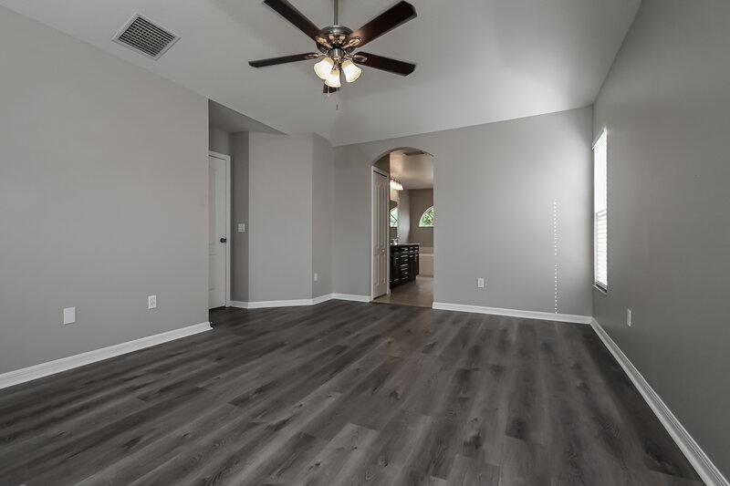 2,895/Mo, 8514 Canterbury Lake Blvd Tampa, FL 33619 Main Bedroom View 2