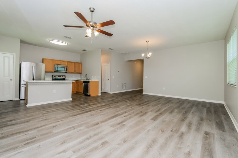 2,160/Mo, 11531 Southern Creek Dr Gibsonton, FL 33534 Living Room View
