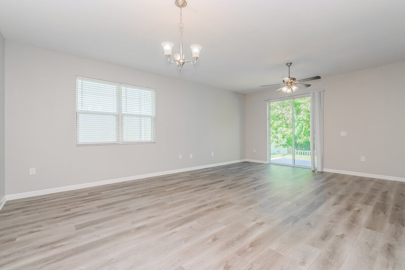 2,160/Mo, 11531 Southern Creek Dr Gibsonton, FL 33534 Dining Room View