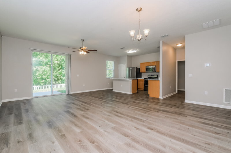 2,160/Mo, 11531 Southern Creek Dr Gibsonton, FL 33534 Dining Room View 2