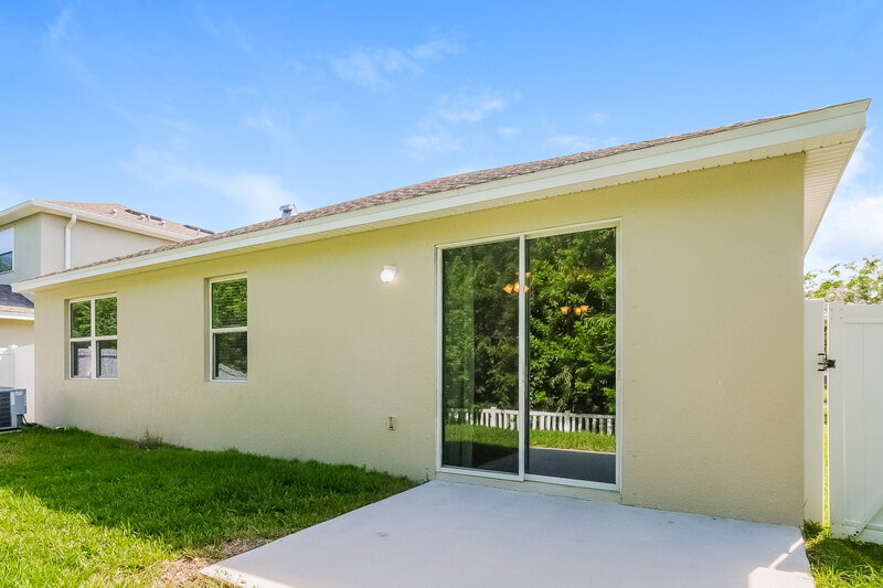 2,160/Mo, 11531 Southern Creek Dr Gibsonton, FL 33534 Rear View
