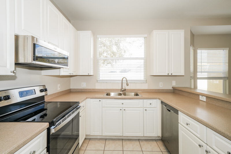 2,690/Mo, 9826 White Barn Way Riverview, FL 33569 Kitchen View