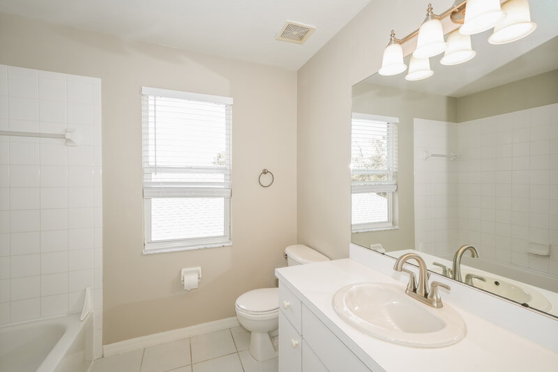 2,690/Mo, 9826 White Barn Way Riverview, FL 33569 Bathroom View