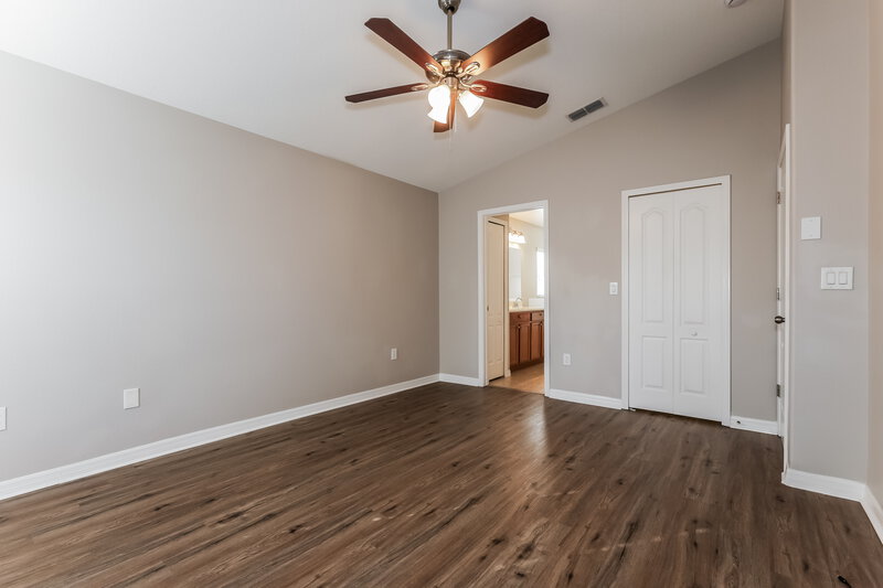 2,350/Mo, 15412 Feather Star Pl Ruskin, FL 33573 Main Bedroom View 2