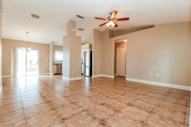3,710/Mo, 13244 Prestwick Dr Riverview, FL 33579 Living Room View 2
