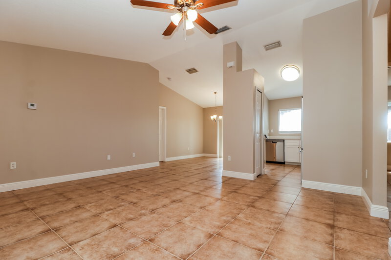 3,710/Mo, 13244 Prestwick Dr Riverview, FL 33579 Living Room View 3