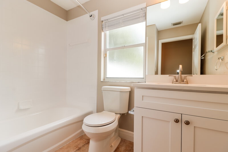 3,710/Mo, 13244 Prestwick Dr Riverview, FL 33579 Bathroom View