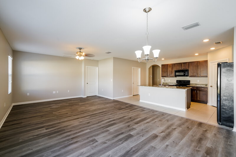 2,320/Mo, 9818 Warm Stone St Thonotosassa, FL 33592 Dining Room View 2