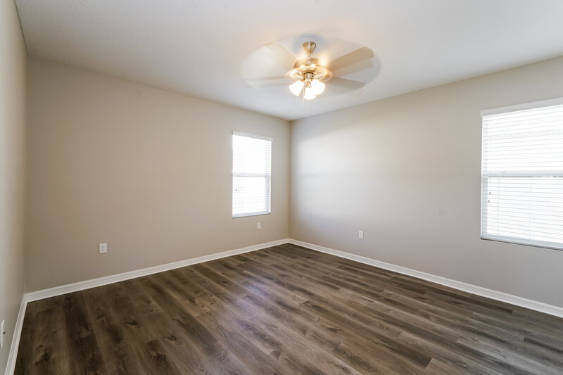 2,320/Mo, 9818 Warm Stone St Thonotosassa, FL 33592 Main Bedroom View