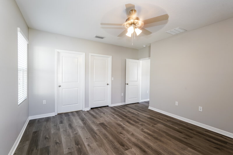 2,320/Mo, 9818 Warm Stone St Thonotosassa, FL 33592 Main Bedroom View 2