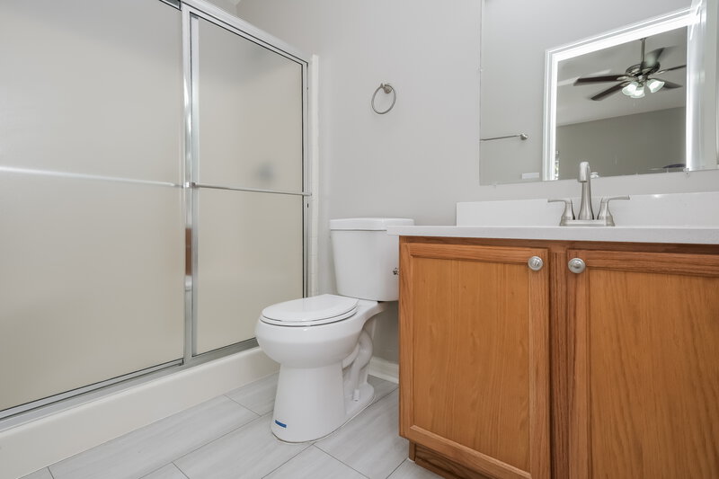 2,050/Mo, 19108 Dunlap Ct Land O Lakes, FL 34638 Main Bathroom View