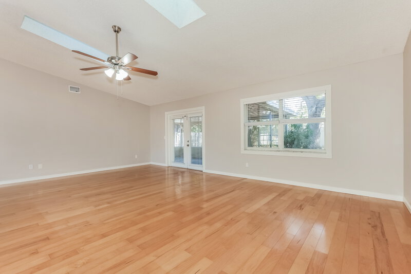 2,420/Mo, 1708 Larabie Ct Brandon, FL 33511 Living Room View 2