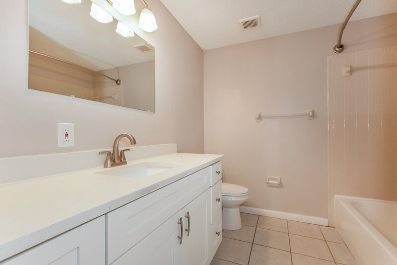 2,420/Mo, 1708 Larabie Ct Brandon, FL 33511 Bathroom View