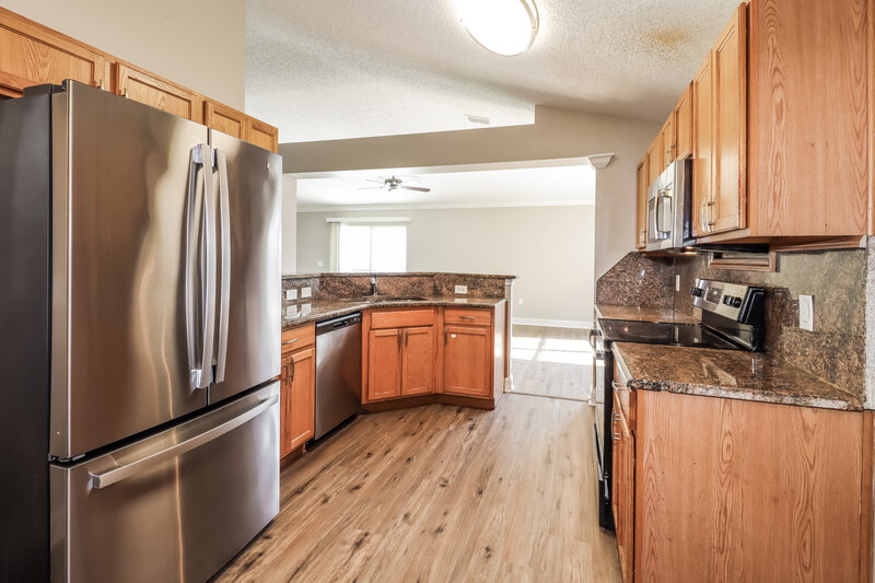 2,220/Mo, 12928 Brookcrest Pl Riverview, FL 33578 Kitchen View 2