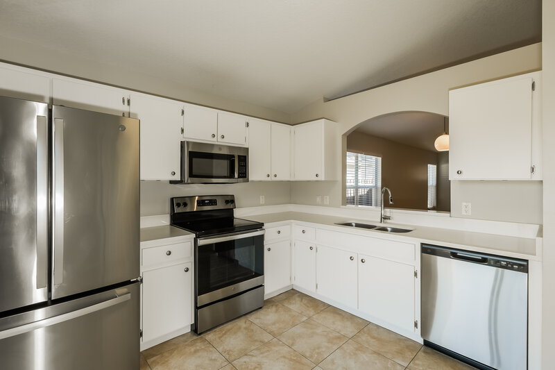 2,035/Mo, 18036 Birdwater Dr Tampa, FL 33647 Kitchen View