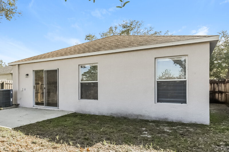 2,035/Mo, 18036 Birdwater Dr Tampa, FL 33647 Rear View