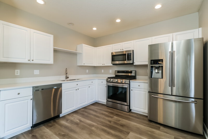 2,380/Mo, 24417 Crosscut Rd Lutz, FL 33559 Kitchen View