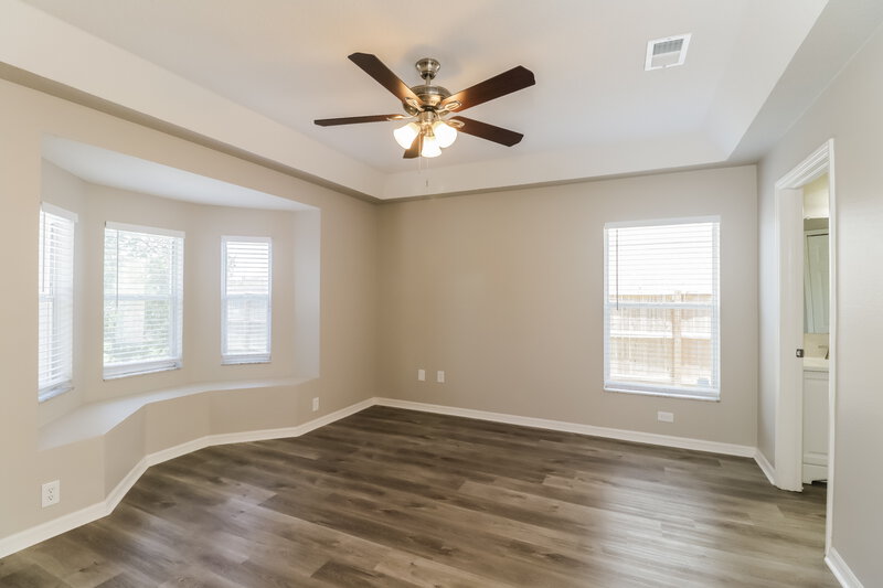 2,380/Mo, 24417 Crosscut Rd Lutz, FL 33559 Main Bedroom View