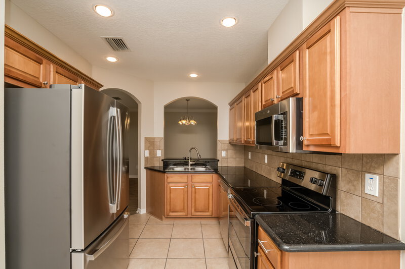 2,570/Mo, 10130 Perthshire Cir Land O Lakes, FL 34638 Kitchen View