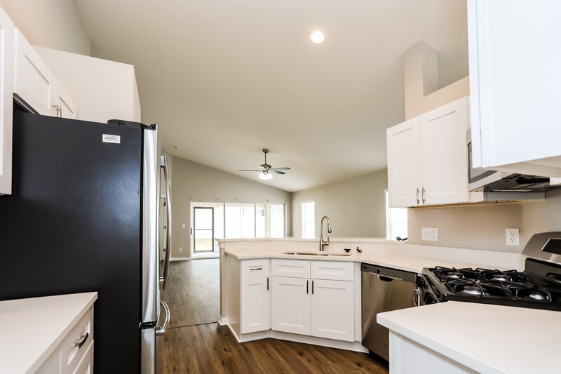 2,305/Mo, 13034 Terrace Springs Dr Temple Terrace, FL 33637 Kitchen View