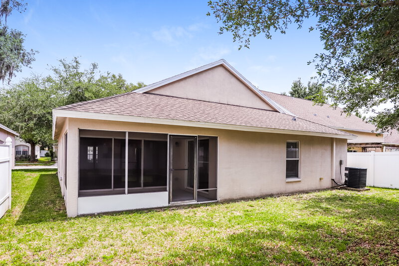 2,305/Mo, 13034 Terrace Springs Dr Temple Terrace, FL 33637 Rear View